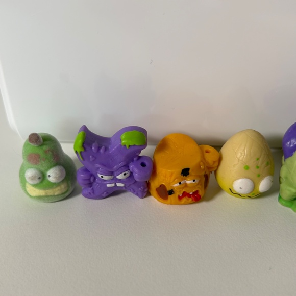 Grocery Gang Set of 36 + Jock Slop Burger Figure (15-33Y) - Picture 2 of 10